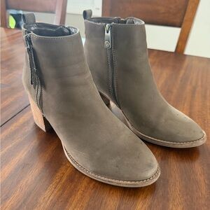 Blondo Women’s Booties - Waterproof - Size 10